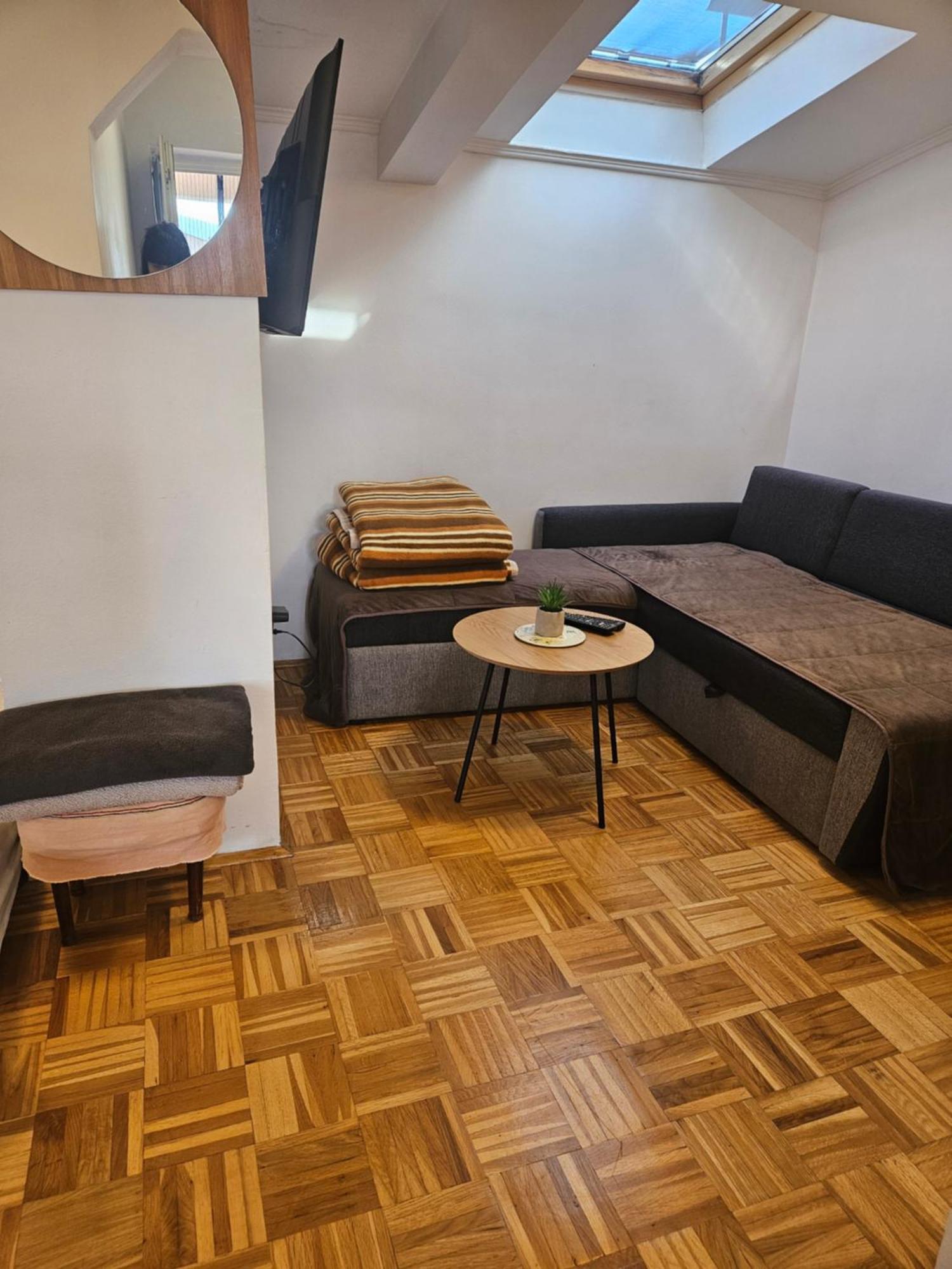Apartman Ellye Lukavica 외부 사진