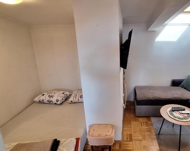 Apartman Ellye Lukavica 외부 사진